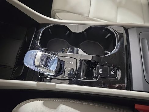 New 2026 Volvo XC40 B5 Ultra w/ Climate Package image 14