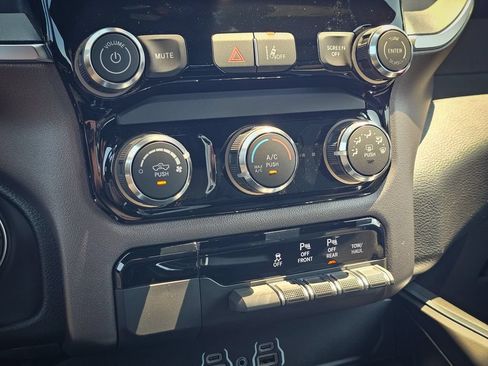 New 2026 RAM 1500 Express AWD/4WD image 25