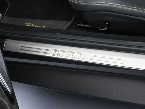 Used 2022 Ferrari Roma image 17