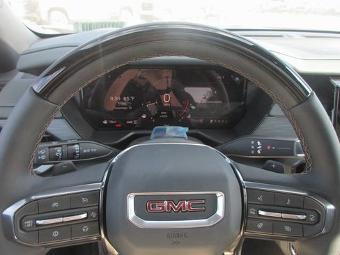 New 2026 GMC Acadia AT4 image 18