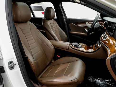 Used 2019 Mercedes-Benz E 300 image 31