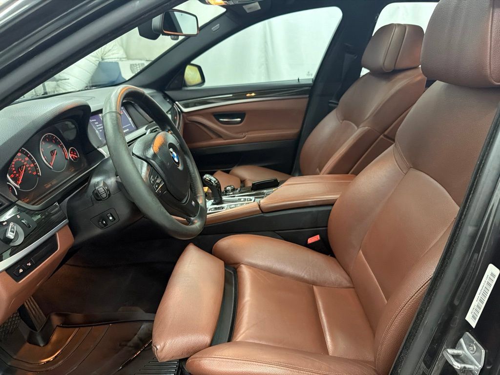 Used 2013 BMW 550i xDrive Sedan AWD/4WD image 13