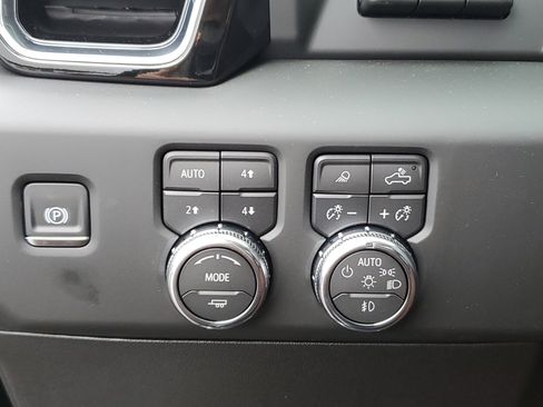 New 2026 GMC Sierra 2500 Denali w/ Denali Reserve Package image 25