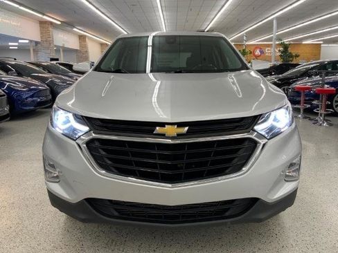 Used 2021 Chevrolet Equinox LT w/ Driver Convenience Package AWD/4WD image 3