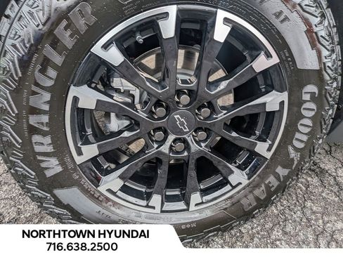 Used 2025 Chevrolet Traverse Z71 w/ Enhanced Driving Package image 49