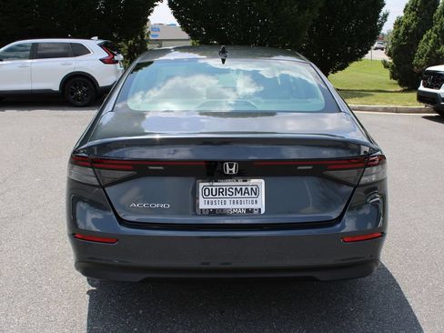 Used 2023 Honda Accord EX image 8