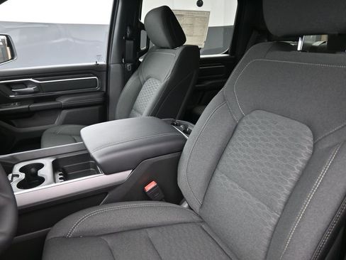 New 2026 RAM 1500 2WD Crew Cab image 33