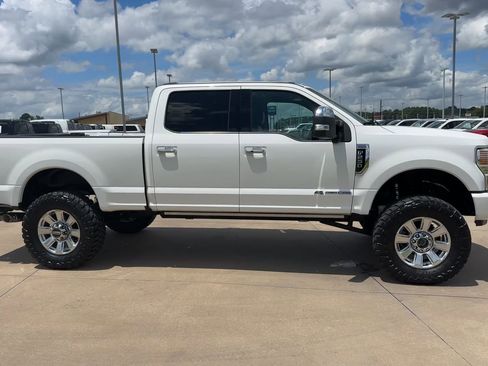 Used 2021 Ford F250 Platinum w/ FX4 Off-Road Package AWD/4WD image 2
