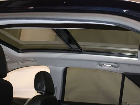 Used 2020 Chevrolet Equinox Premier AWD/4WD image 10