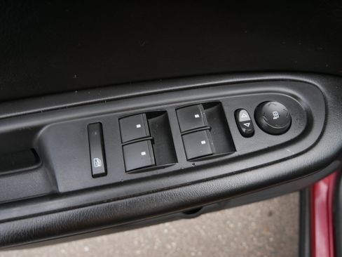 Used 2015 Chevrolet Traverse LT image 23