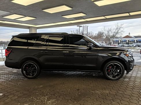 Used 2022 Ford Expedition Max Limited image 4