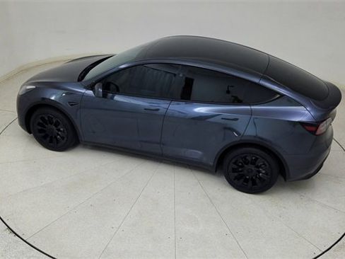 Used 2025 Tesla Model Y Long Range image 77