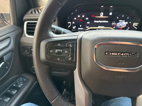 Used 2022 GMC Yukon Denali AWD/4WD image 25