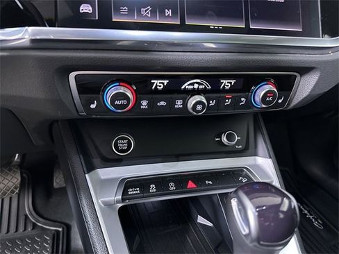 Used 2024 Audi Q3 2.0T Premium image 17