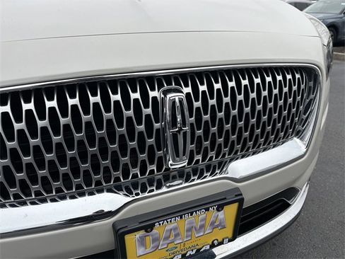 Certified 2022 Lincoln Nautilus Reserve image 10