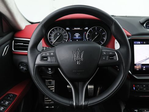 Certified 2023 Maserati Ghibli Modena RWD image 18
