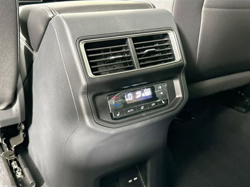 Certified 2025 Volkswagen Atlas SEL Premium R-Line image 25