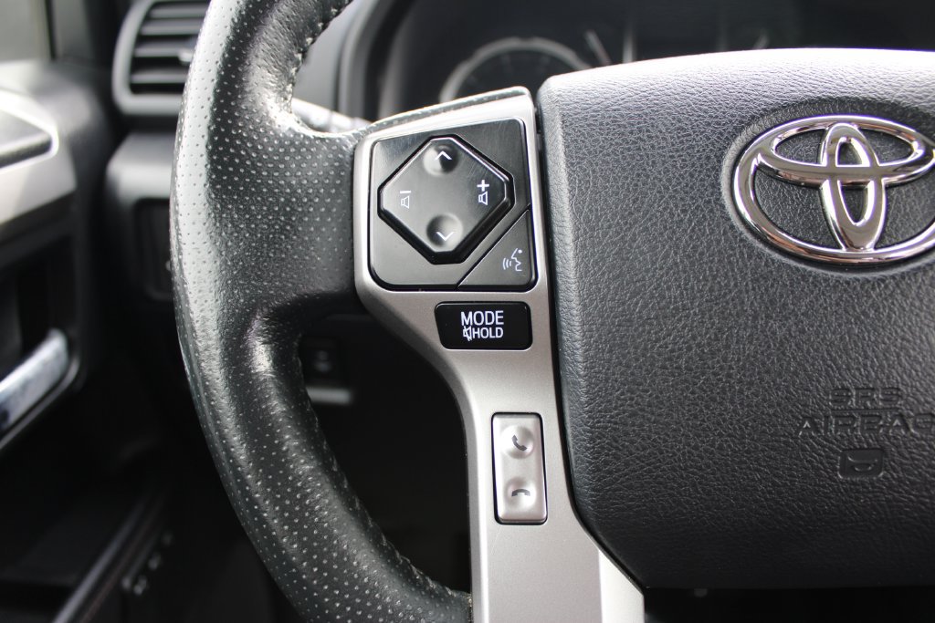 Used 2023 Toyota 4Runner Limited AWD/4WD image 17