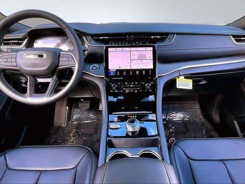 New 2025 Jeep Grand Cherokee L Limited w/ Luxury Tech Group II AWD/4WD image 5