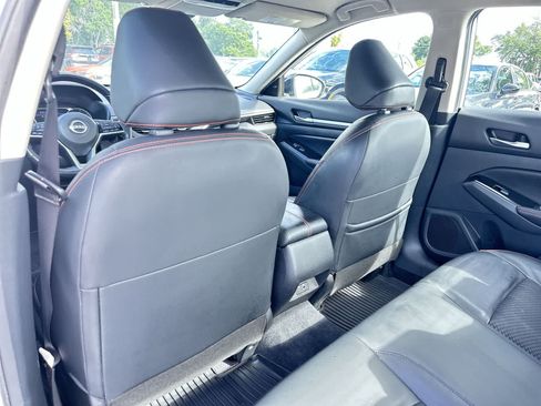 Used 2024 Nissan Altima 2.5 SR FWD image 14