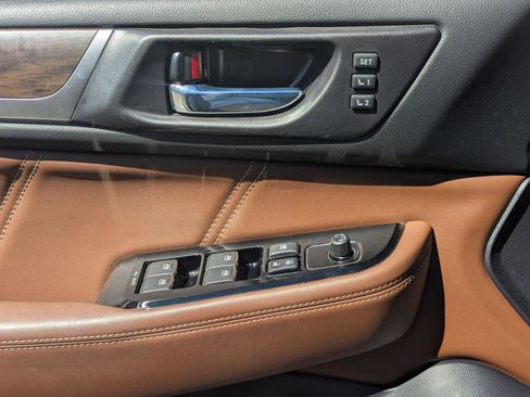 Used 2019 Subaru Outback 2.5i Touring w/ Popular Package #3A image 5