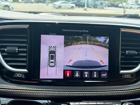 Used 2022 Chrysler Pacifica Pinnacle FWD image 26