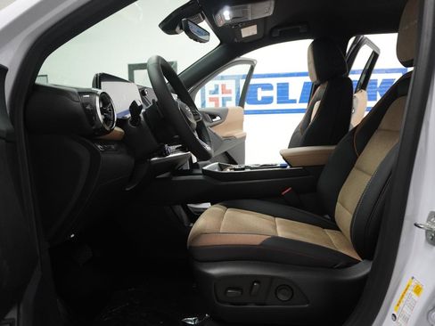New 2026 Chevrolet Equinox ACTIV w/ Convenience Package III FWD image 17