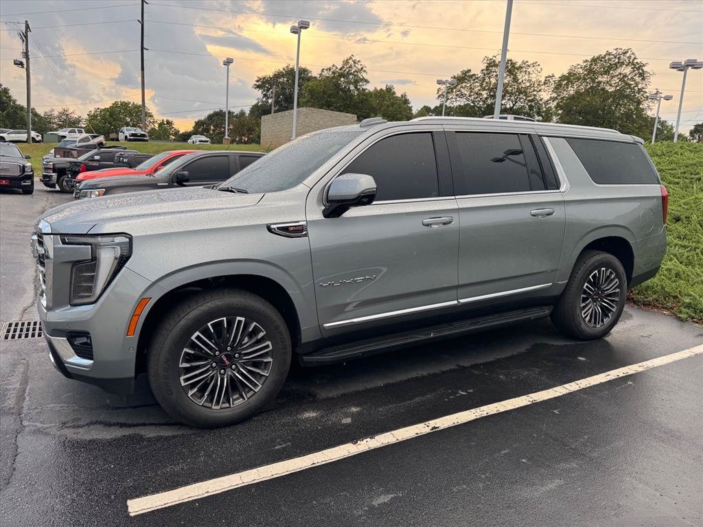 Used 2025 GMC Yukon XL Elevation AWD/4WD image 8