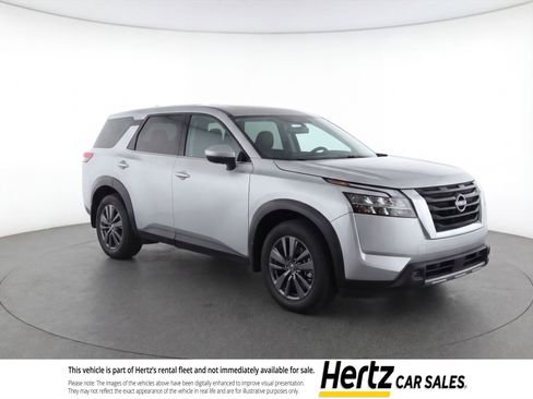 Used 2024 Nissan Pathfinder S FWD image 1