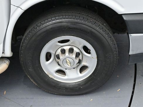 Used 2022 Chevrolet Express 2500 w/ Driver Convenience Package image 23