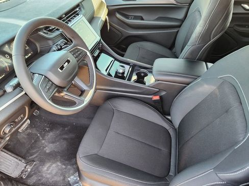 New 2026 Jeep Grand Cherokee L Laredo RWD image 9