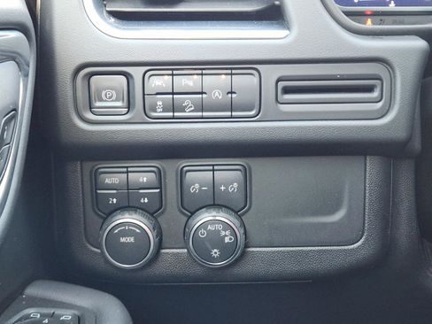 Used 2023 Chevrolet Tahoe Premier image 24