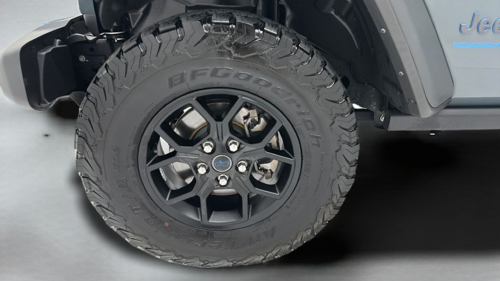 Used 2024 Jeep Wrangler Unlimited AWD/4WD image 9