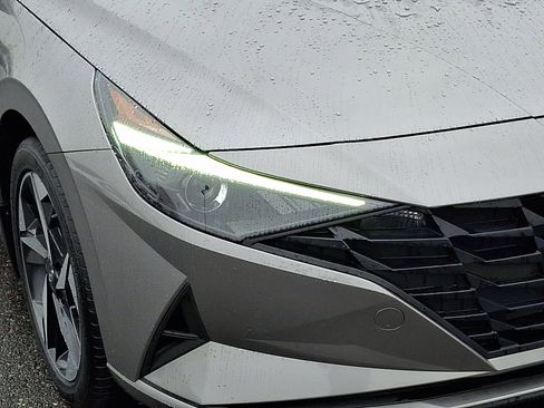 Certified 2023 Hyundai Elantra SEL w/ Convenience Package image 9