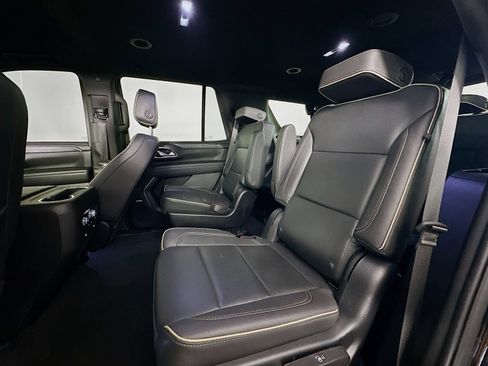 Used 2023 GMC Yukon SLT AWD/4WD image 25