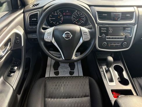 Used 2016 Nissan Altima 2.5 S w/ Power Driver Seat Package image 9