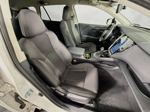 Used 2025 Subaru Outback Premium w/ Popular Package #1A AWD/4WD image 30