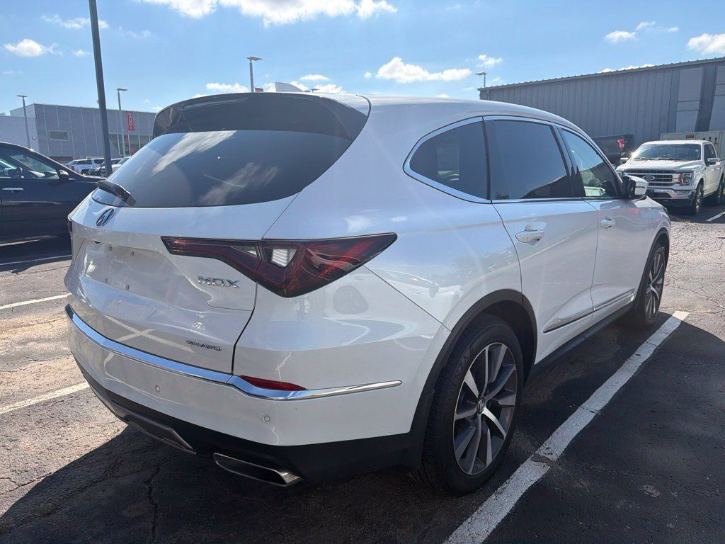 Certified 2025 Acura MDX w/ Technology Package AWD/4WD image 5