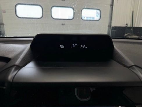 Used 2021 Subaru Forester Base image 30