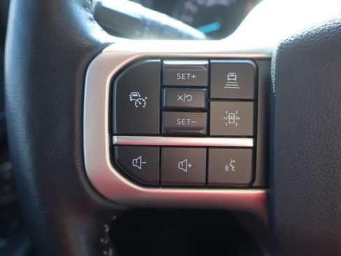 Used 2023 Ford Expedition XLT image 16