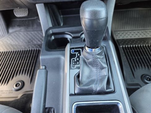 Used 2019 Toyota Tacoma SR5 AWD/4WD image 26