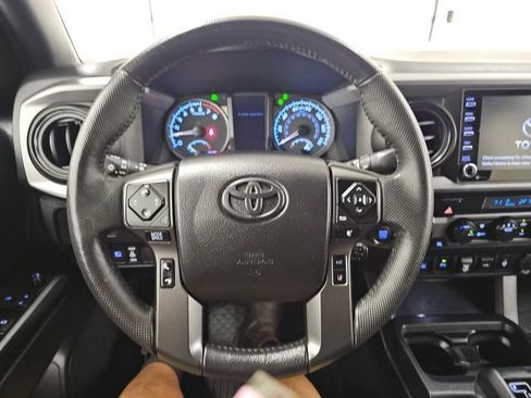 Certified 2021 Toyota Tacoma TRD Off-Road w/ Technology Package AWD/4WD image 19