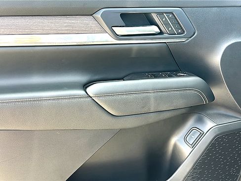 Used 2026 GMC Terrain Denali AWD/4WD image 17