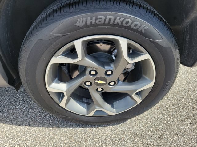 Used 2025 Chevrolet Trax LT FWD image 8