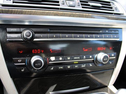 Used 2014 BMW 740Li image 34