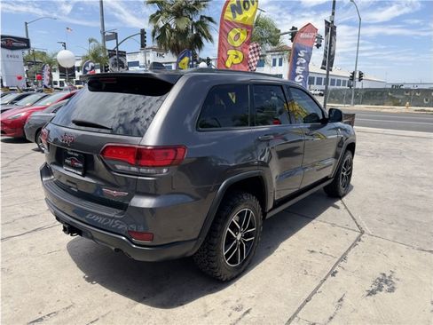 Used 2018 Jeep Grand Cherokee Trailhawk w/ Trailhawk Luxury Group AWD/4WD image 6