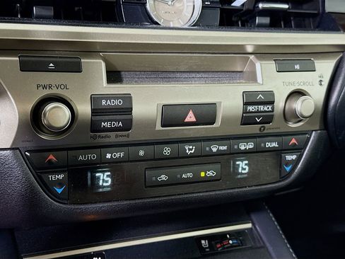 Used 2018 Lexus ES 350 w/ Premier Package FWD image 7