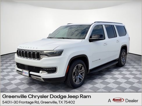 Used 2024 Jeep Wagoneer L Series II w/ Flexible Seating Group RWD image 1