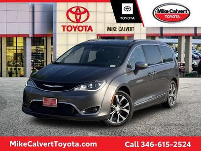 Used 2017 Chrysler Pacifica Limited