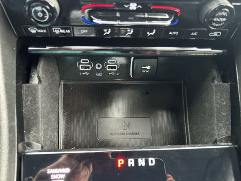 Used 2022 Jeep Grand Cherokee L Limited w/ Luxury Tech Group II image 36